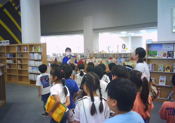【報告】市立 「関小学校 図書館見学」