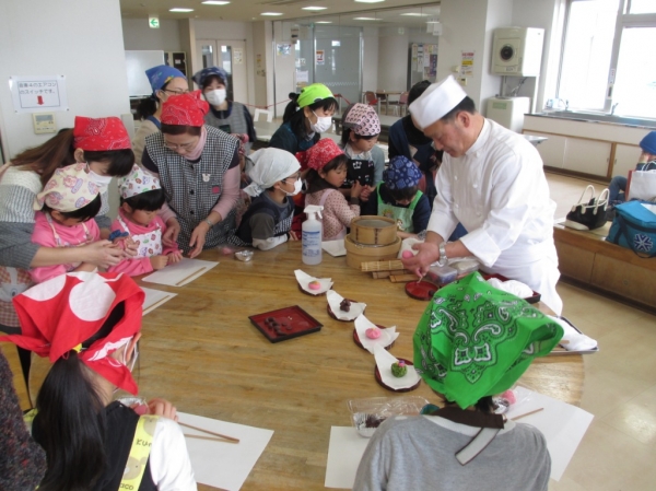 「親子で和菓子作り体験」を開催しました。