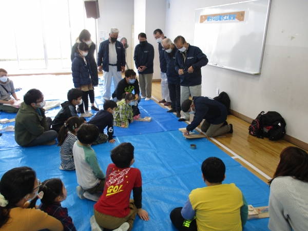 2月12日（日）「親子の日曜大工教室」を開催しました。